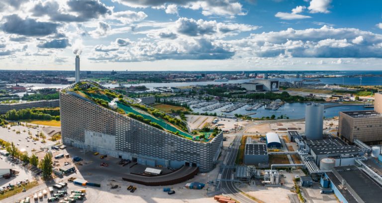 spalovna se sportovním areálem Amager Bakke, Kodaň